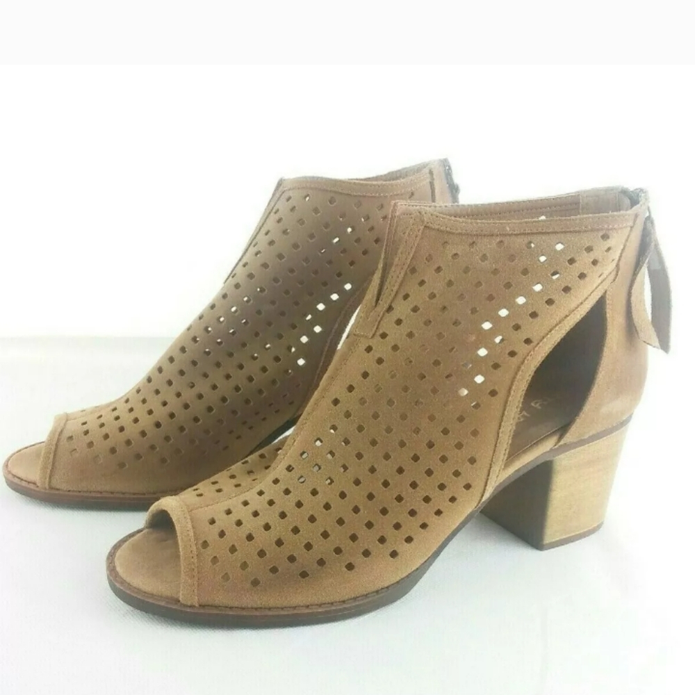 Dirty Laundry Tessa Split Suede Peep Toe Size 11